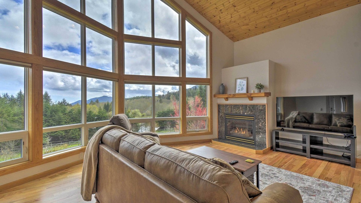 Port Angeles House | Idyllic Retreat ~ 20 Mi to Olympic National Park!