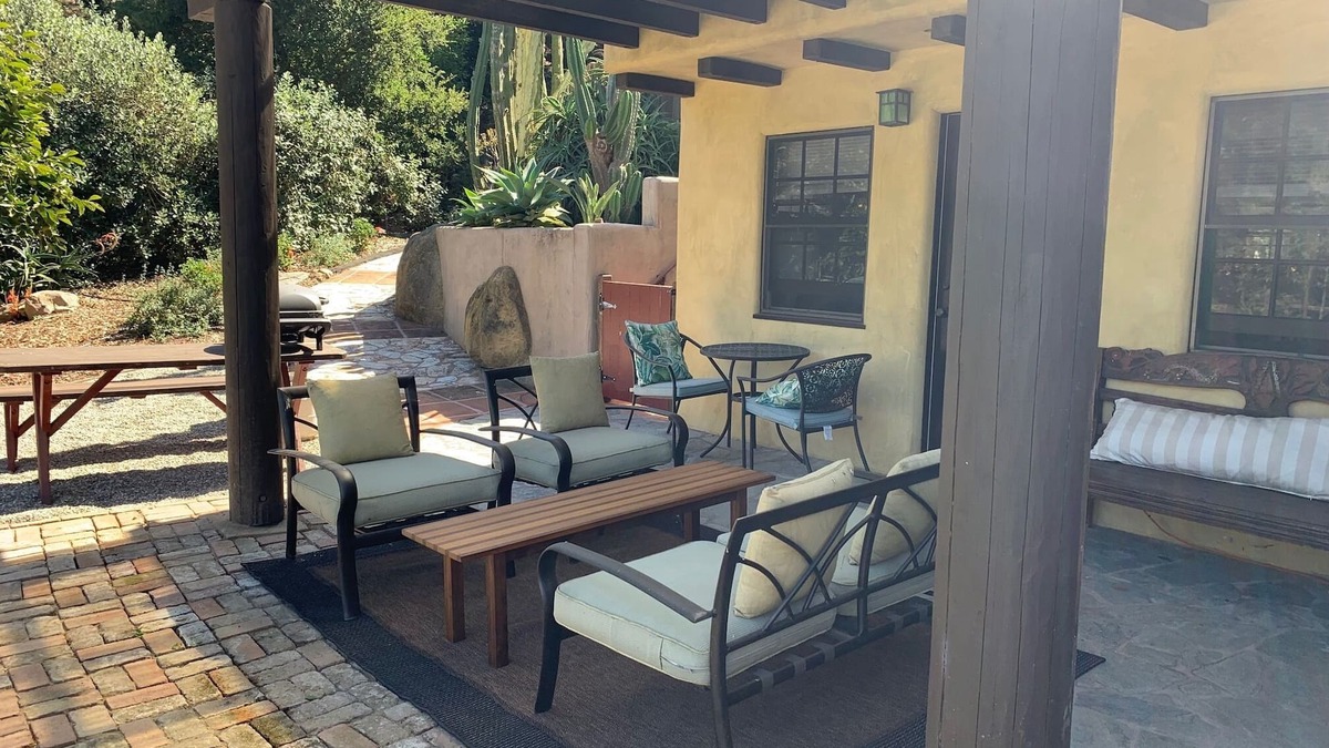 Carpinteria Apartment | Idyllic Retreat in the foothills close to hiking and the beach. Private quiet.