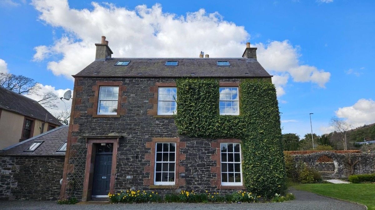 Peebles Cottage | Idyllic retreat to explore the Scottish Borders.