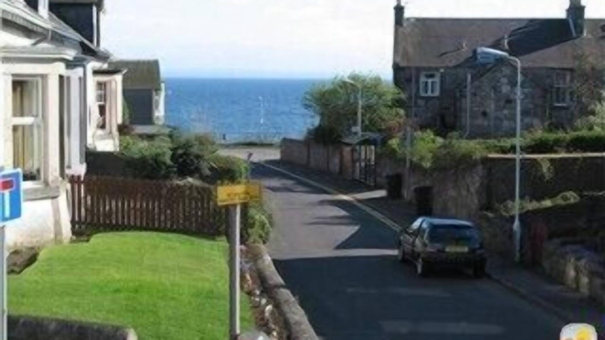 Lundin Links Cottage | Idyllic Scottish Experience Near St Andrews / Sea View
