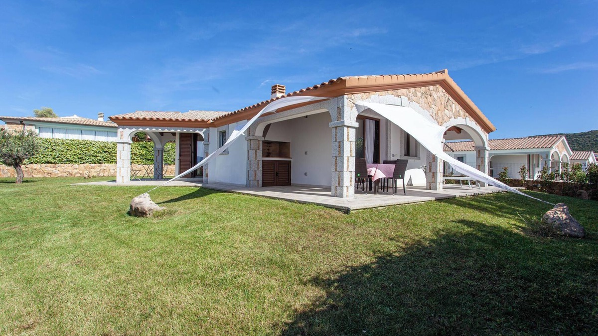 Tanaunella Villa | Idyllic Vacation Home "Oasi del relax" with Garden & Terrace