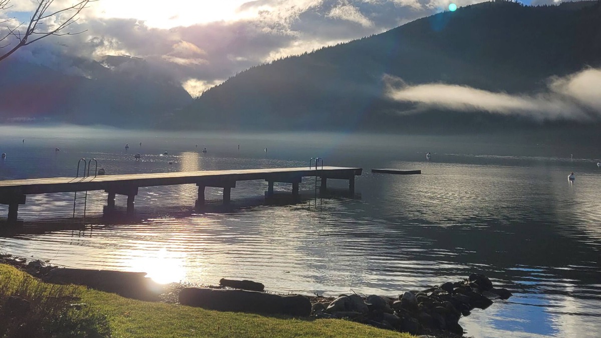 Cultus Lake House | Idyllic Waterfront Escape on Cultus Lake