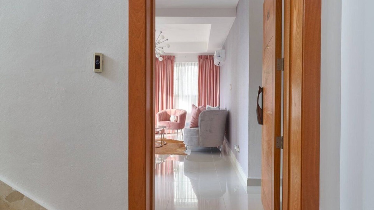 Evaristo Morales Apartment | IIIUUYIYUTYIII