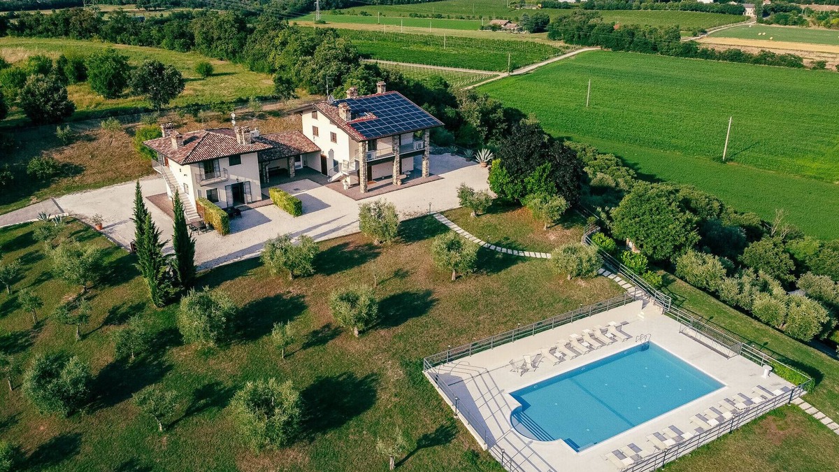 Lonato del Garda Apartment | Il Casale Lonato Luna