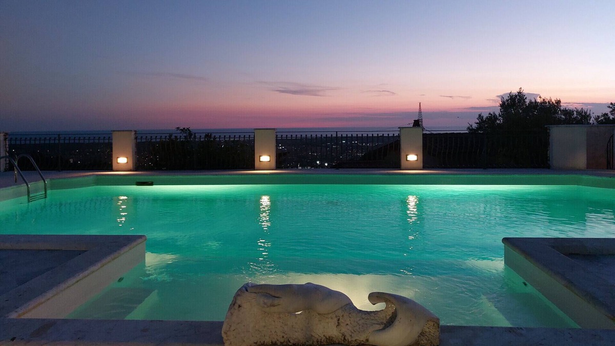 Pietrasanta Villa | Il Castello with a sea-view swimming pool
