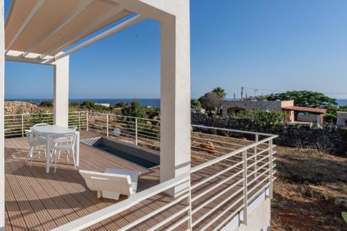 Marina di Felloniche House | Il Cubo by LoveSud