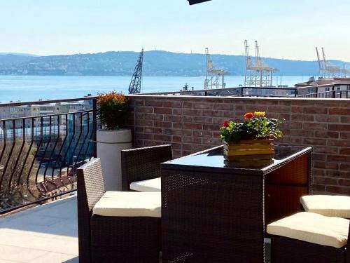 Barriera Vecchia-San Giacomo Apartment | IL DANDY appartamento con parcheggio