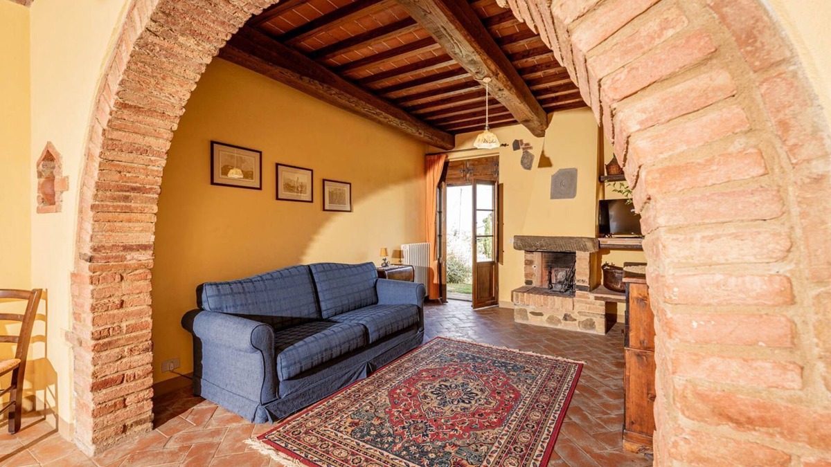 Badicorte Apartment | "Il Querciolo" Apartment "Fitto" for 4+2 people in a farmhouse in Valdichiana, in the heart of Tuscany
