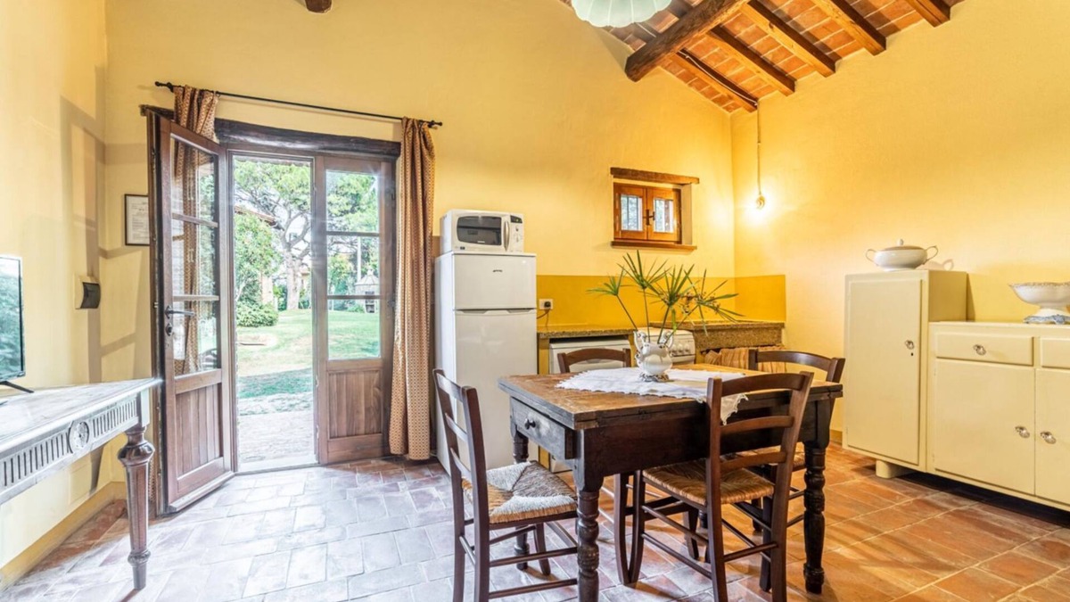 Marciano della Chiana Apartment | "Il Querciolo" Apartment "Carnovalino" for 2 people in a farmhouse in Valdichiana, in the heart of Tuscany