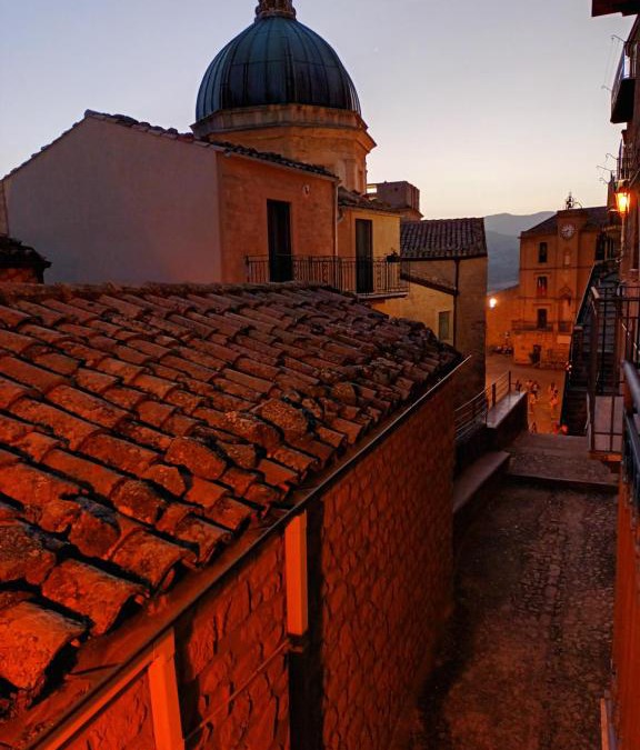 Gangi House | Il vicolo dei tetti