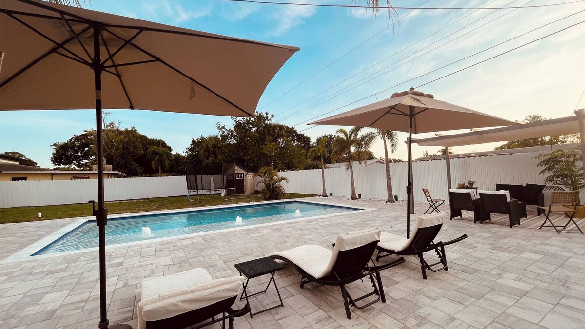 South Bradenton House | Ila's Beach House: Near IMG-Heated Salt Pool- Pets OK-Modern Organic Smart Home