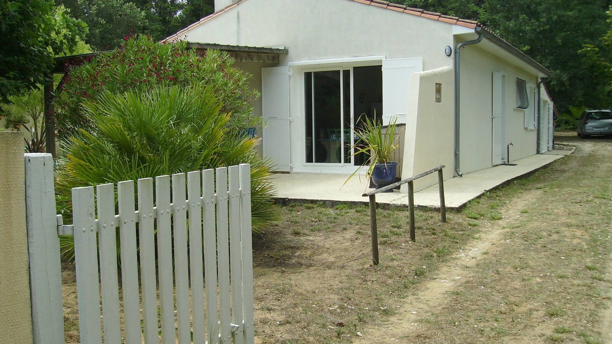 Rivedoux-Plage House | Ile de Re: a relaxing stay and discovery (German spoken fluently)