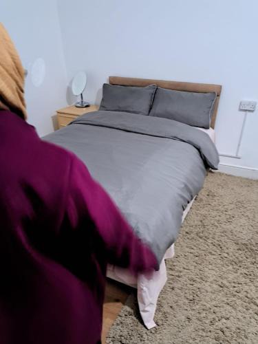Loxford House | Ilford Town House- Close to London ILFORD Train Station