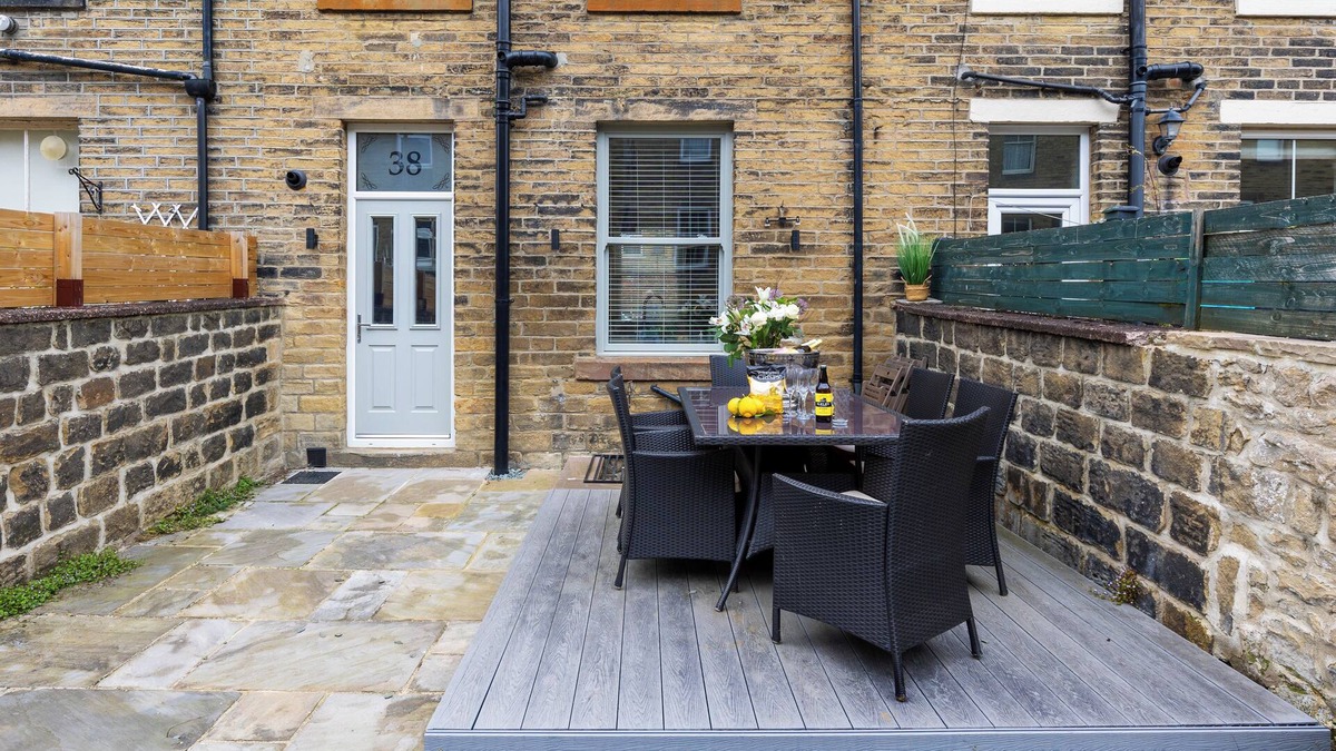 Ilkley House | Ilkley House ** Sleeps 10 ** with Parking