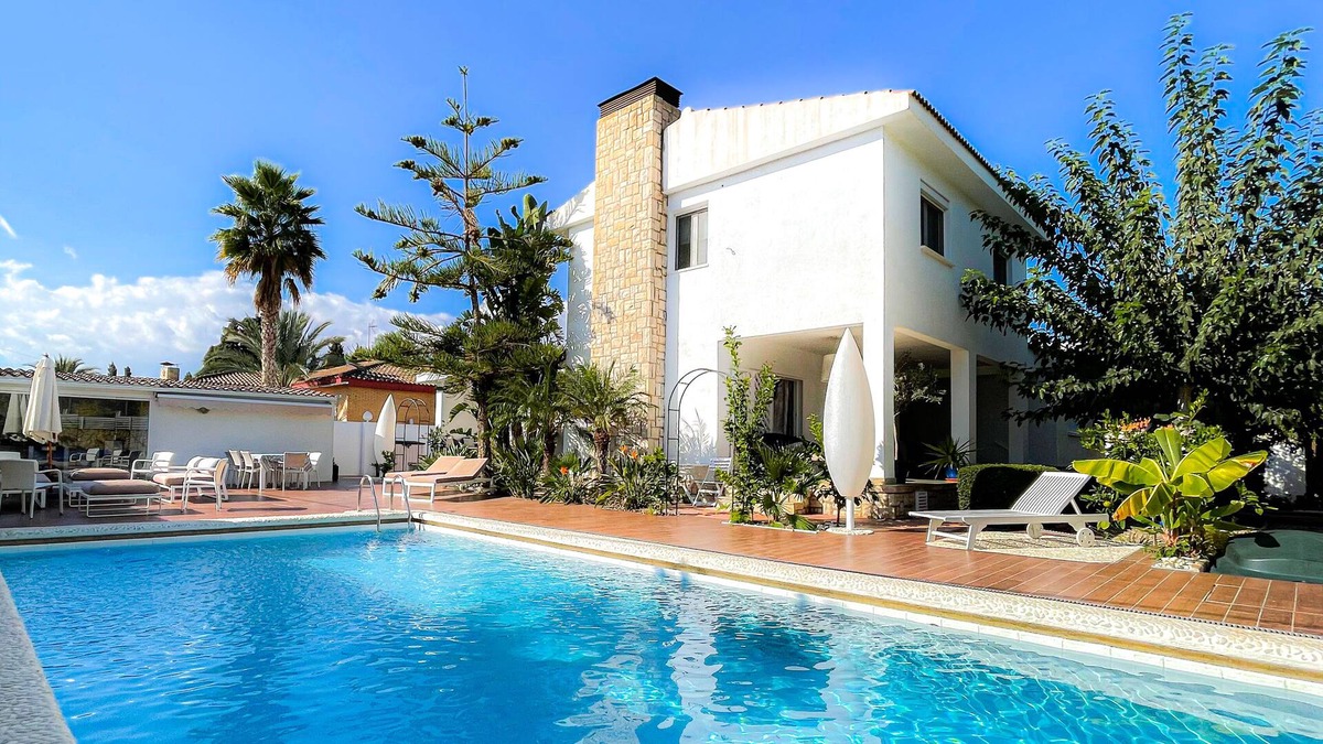 San Vicente del Raspeig Villa | illa Haygón with heated pool, bbq and sauna