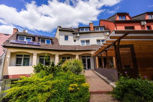 Eger House | Illaberek Panzió