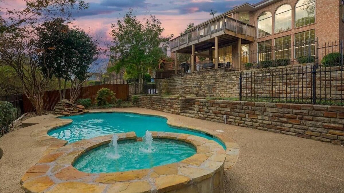 Rowlett House | Illuminous Home, Private Pool, 4 min Walk to Lake
