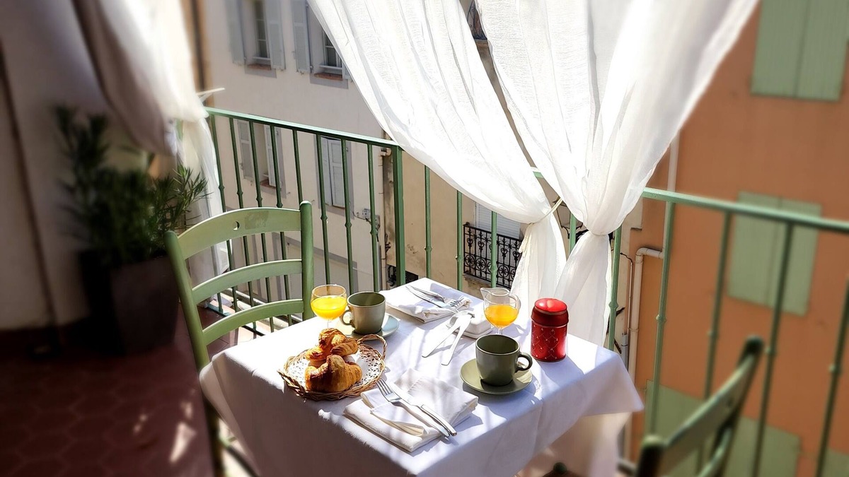 Martigues Apartment | Ilot - Exceptional location, Comfort, Refinement