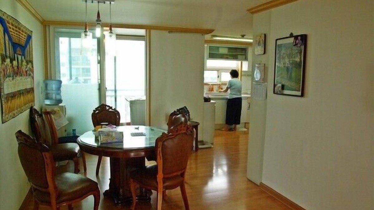 Ilsandong Apartment | Ilsan Spacious Apartment/2 bedroom available.