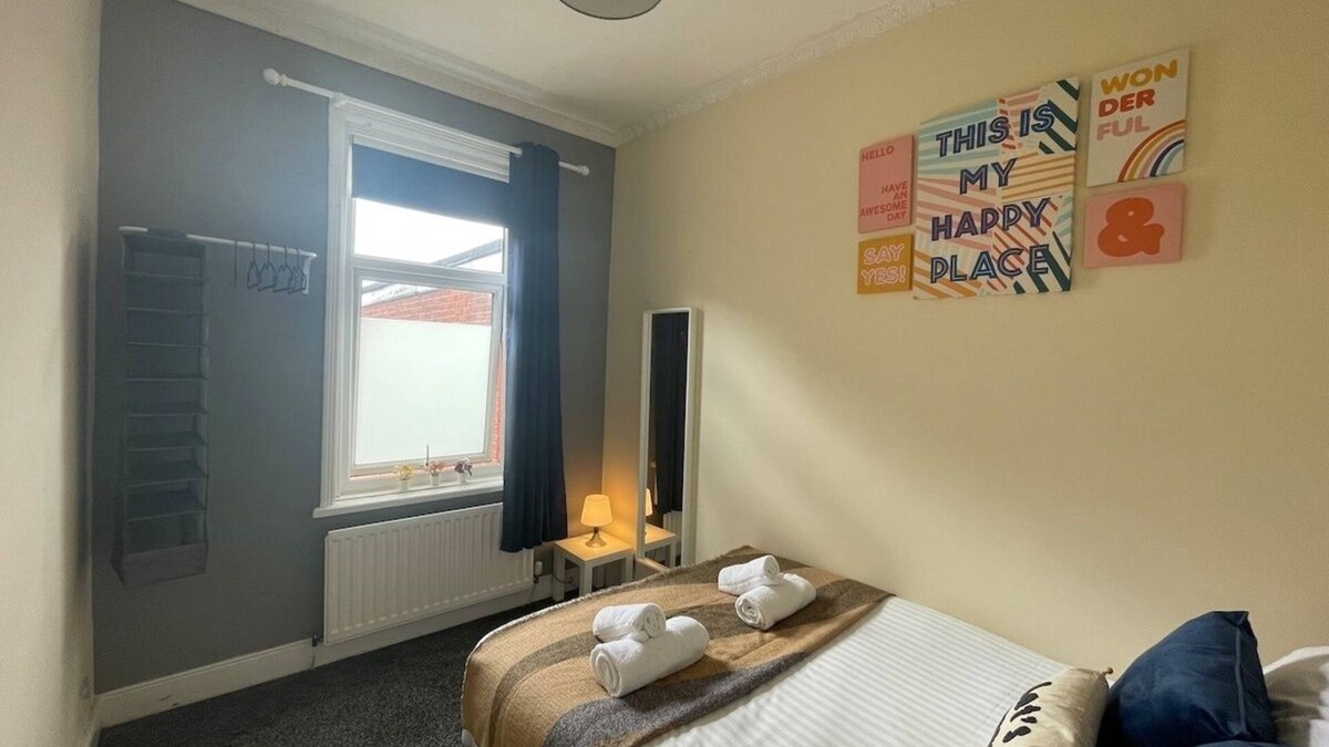 Westoe Apartment | Imeary -3 Bdrm Sleeps 5 Contractor Accommodation