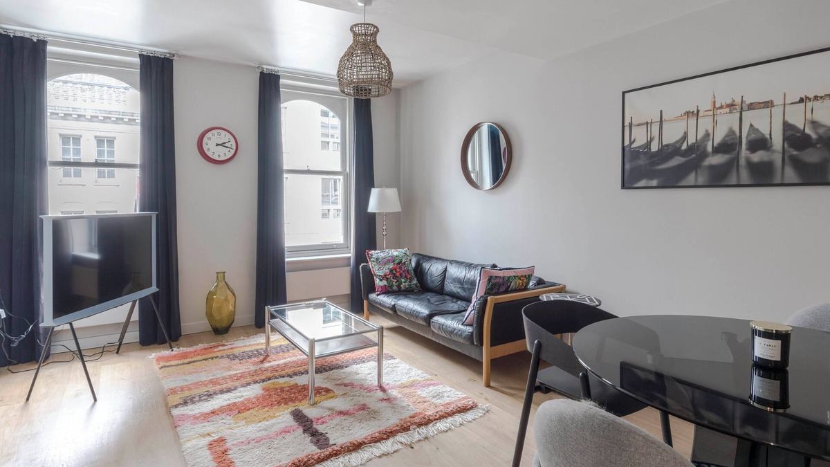 Carnaby Apartment | Immaculate 2-Bed Apartment in Prime Central London