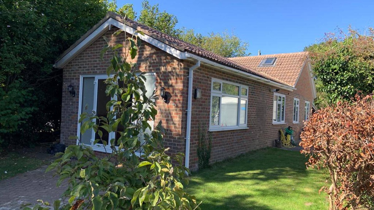 Lacey Green House | Immaculate 2-bed House in High Wycombe Hp14