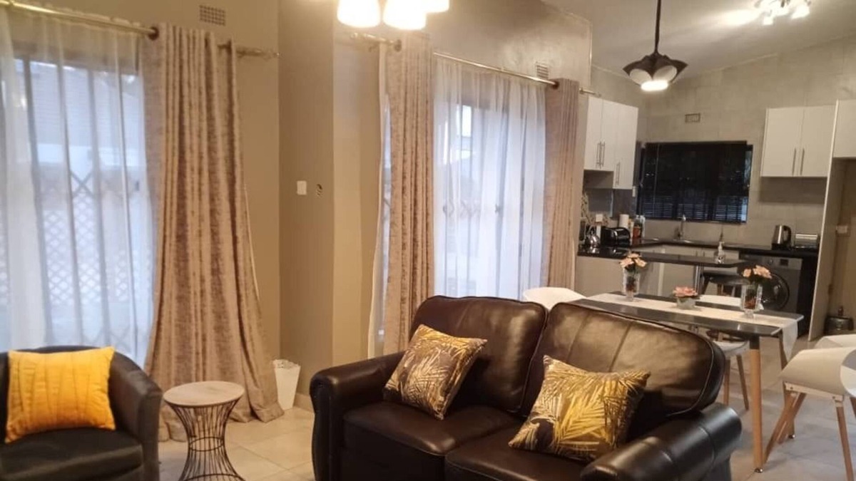 Bulawayo Apartment | Immaculate 3 bedroomed guesthouse in Ilanda - 2041
