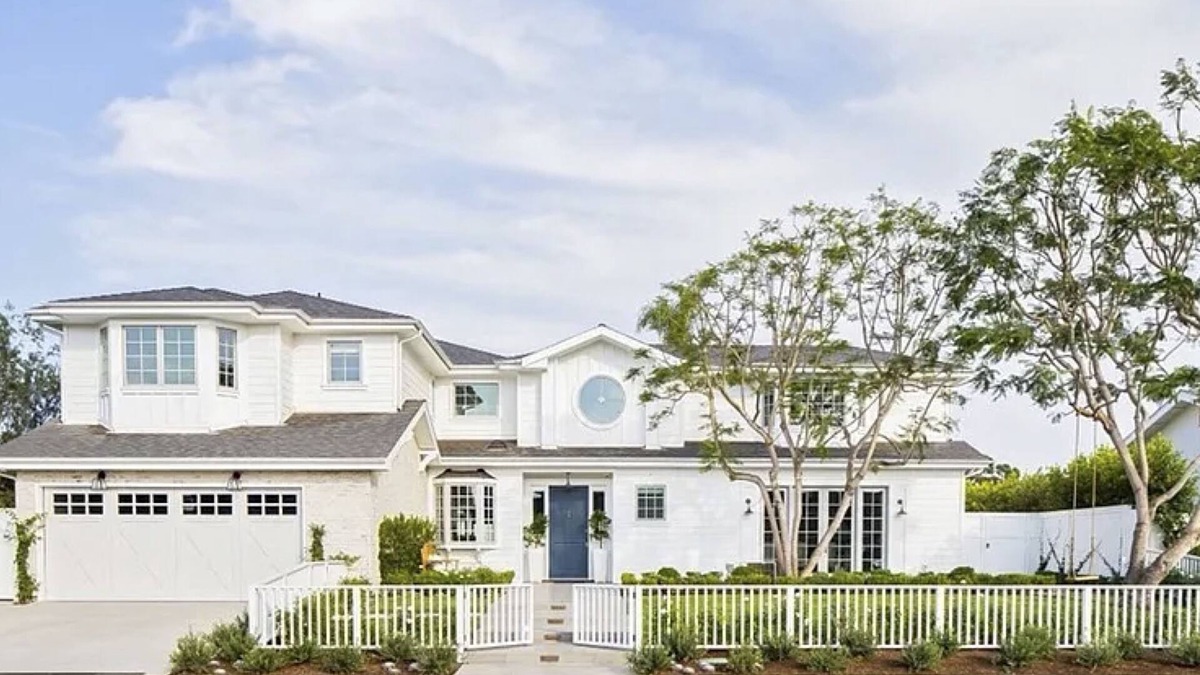 Mariners House | Immaculate 4-bedroom house with pool in beautiful Newport Beach