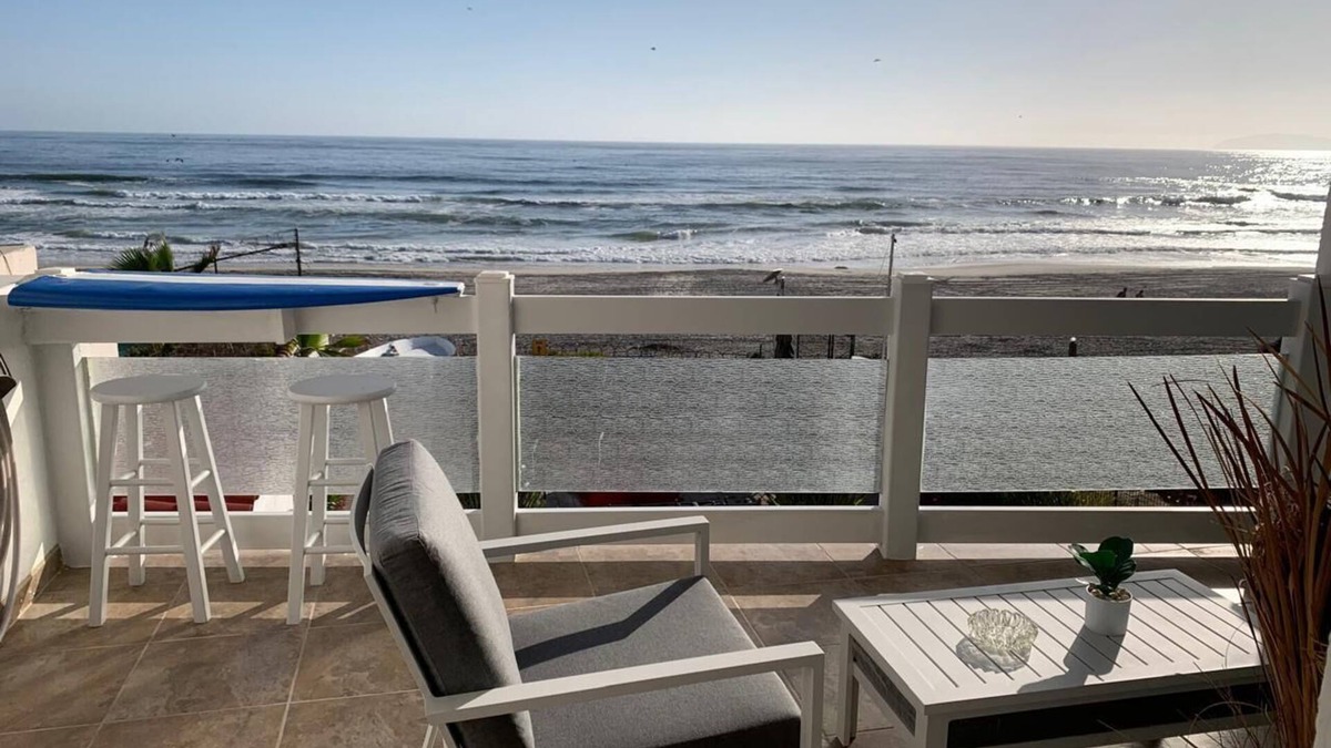 Rosarito House | immaculate 5 bedroom Villa, Jacuzzi terrace, AC in charming Playas de Rosarito