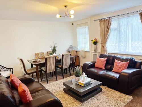 Bolton House | Immaculate Haven