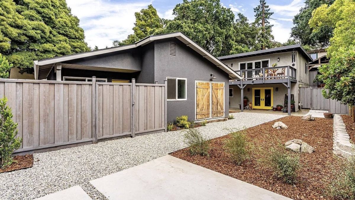 Napa Cottage | Immaculate Napa Oxbow GuestHouse