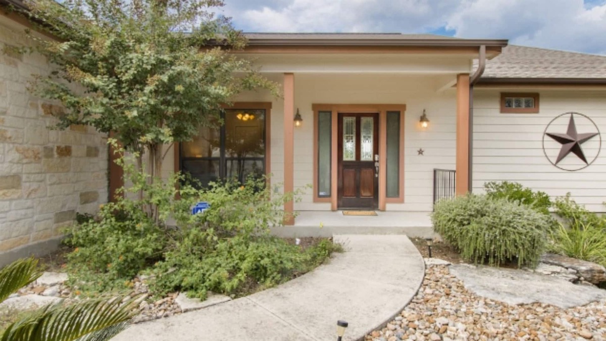 Canyon Lake House | Immaculate ten Brink House In Canyon Lake