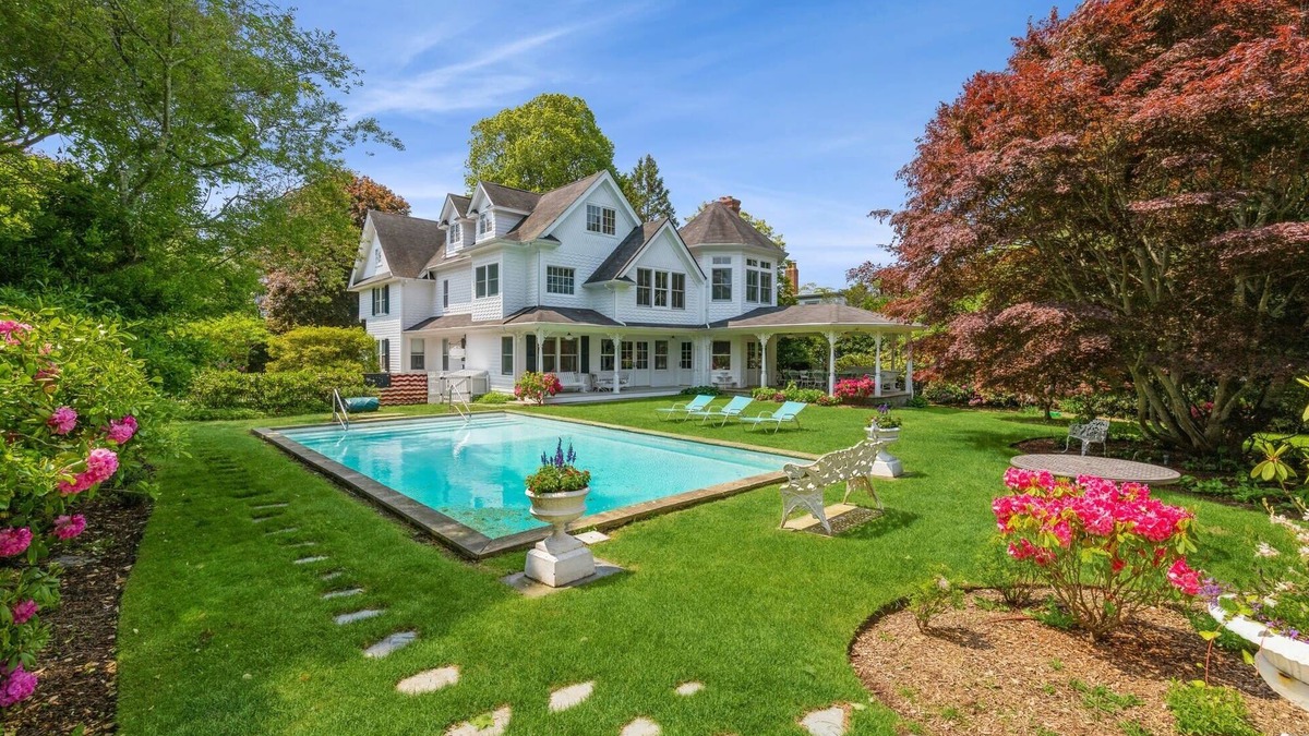 Village of Southampton Apartment | Immaculate Victorian in Southampton Village