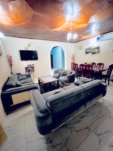 Yaounde Apartment | Immeuble Rose Guest House