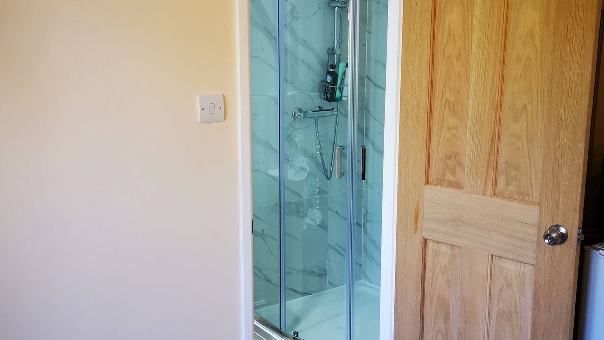 Eastleigh Cabin | Impeccable 1-Bed Lodge in Eastleigh