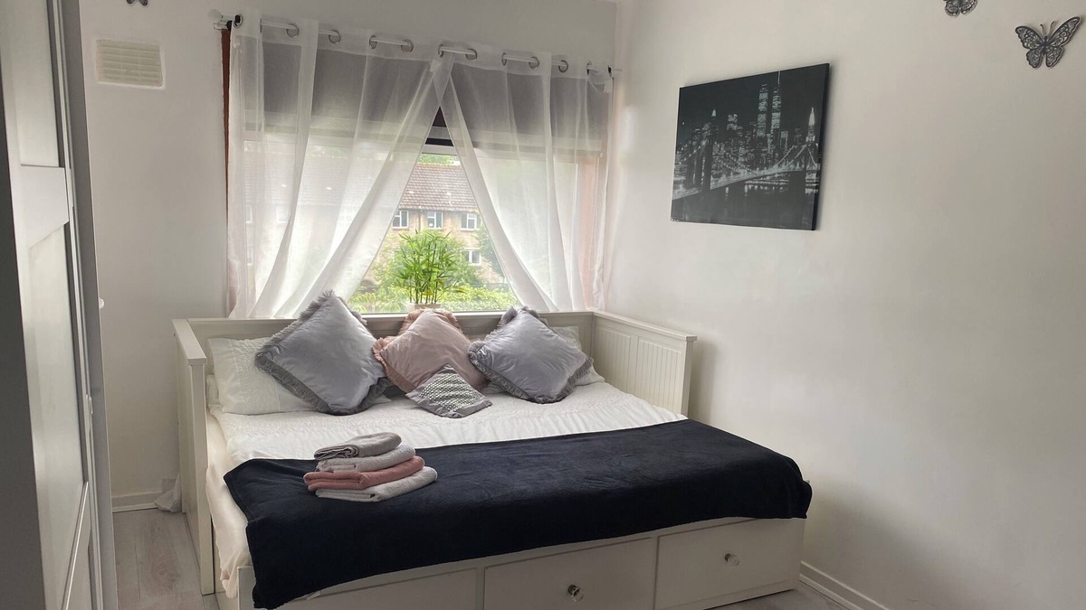 Kirkcaldy House | Impeccable 3- Bedroom House in Kirkcaldy