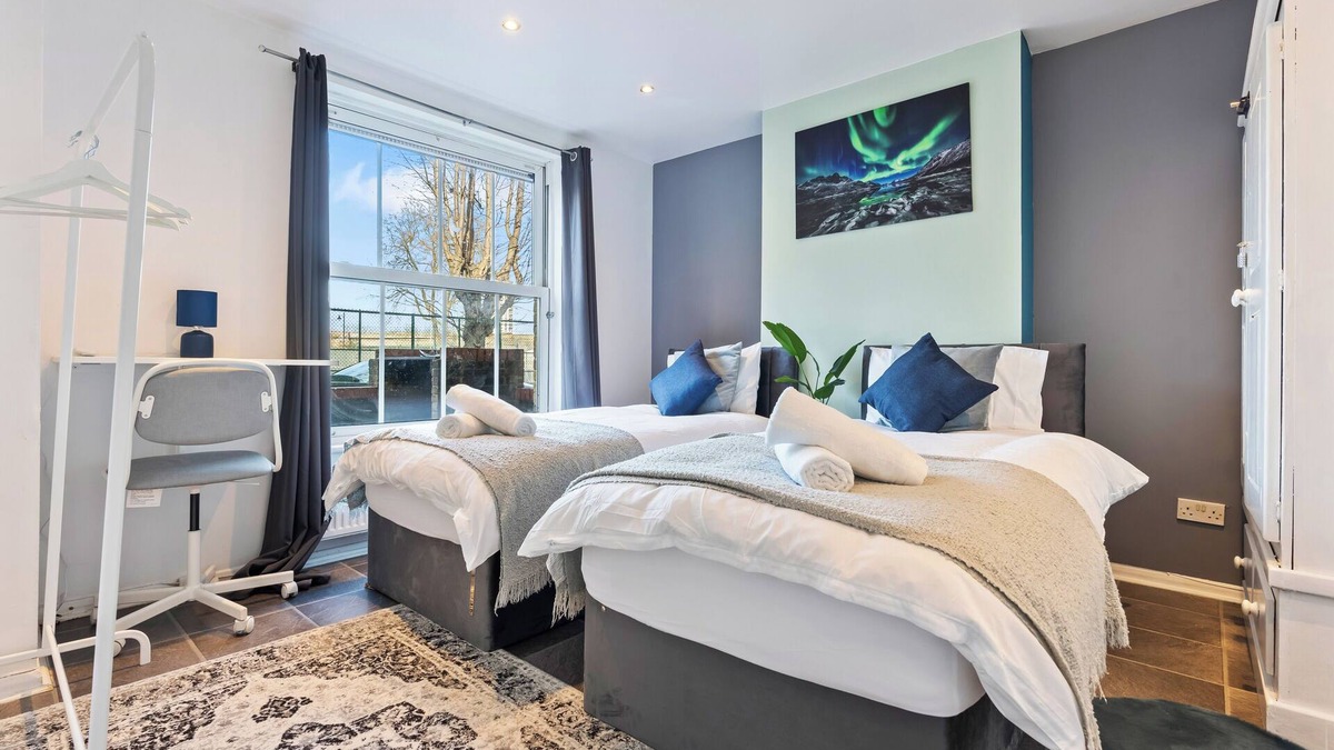Brixton House | Impeccable 4-bed House With Garden in Brixton