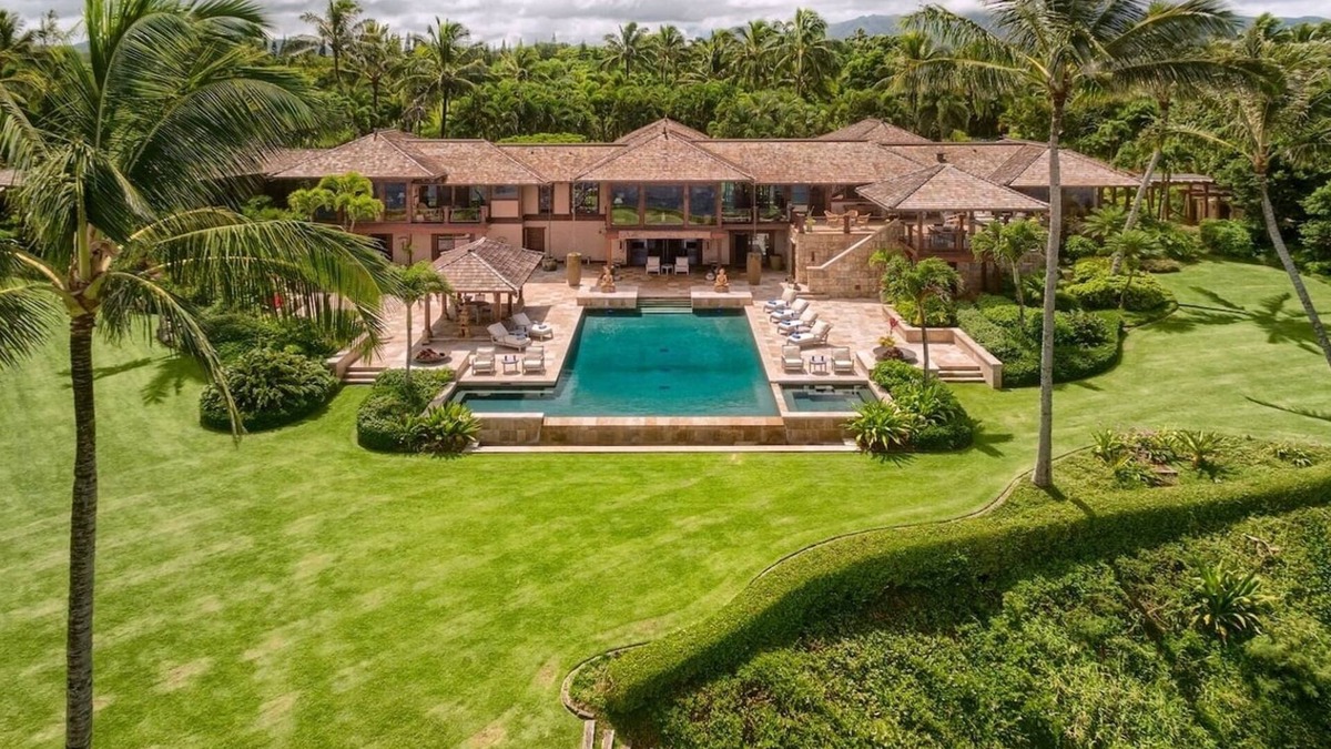 Kilauea House | Impeccable estate on 15 acres with private pool, jacuzzi, private beach, gym and much more!