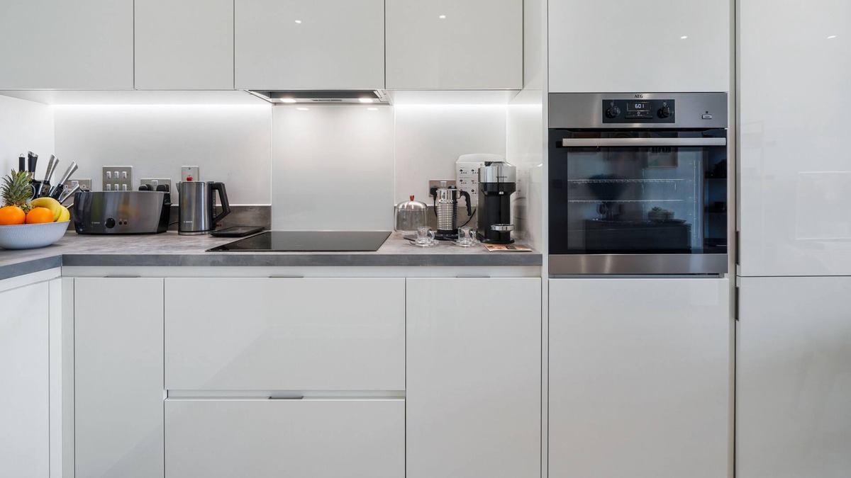 Lansbury Apartment | Impeccable Flat Near Canary Wharf and the City