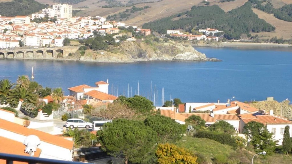 Banyuls-sur-Mer Apartment | IMPRENSABLE VIEW over the MEDITERRANEAN/the Beach/the Mountain/WIFI/Free Parking
