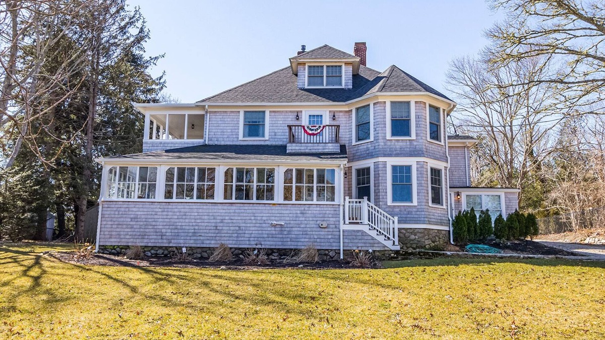 Osterville House | Impressive Osterville Residence - Ideal Location