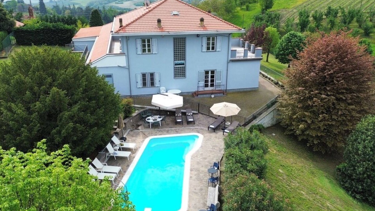 Govone Villa | Impressive: Villa Magna with pool and park - Langhe wine region