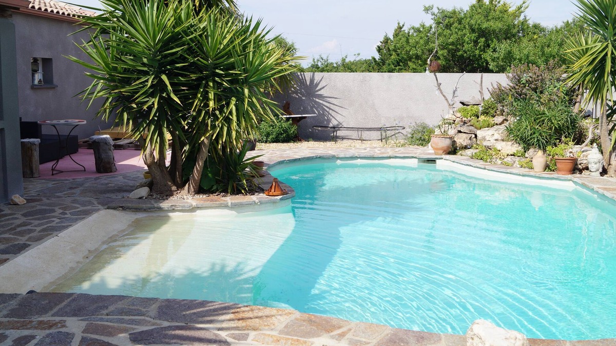 Espondeilhan House | in a village Hérault, house with private pool.