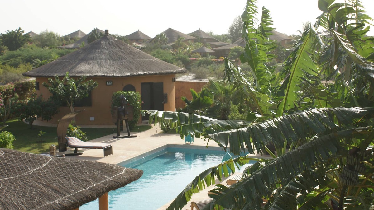 Nianing Villa | In an idyllic setting, refined interior, ethnic chic and industrial style