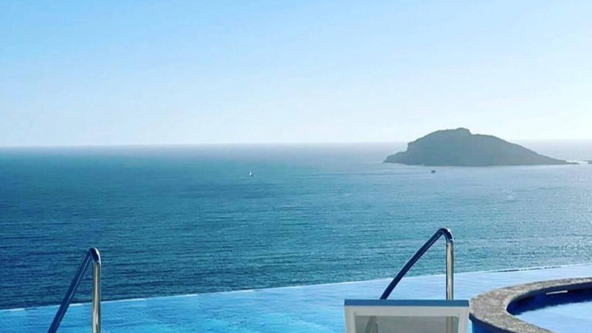Mazatlan Apartment | in front of the beach and boardwalk, and the best view of the sunset