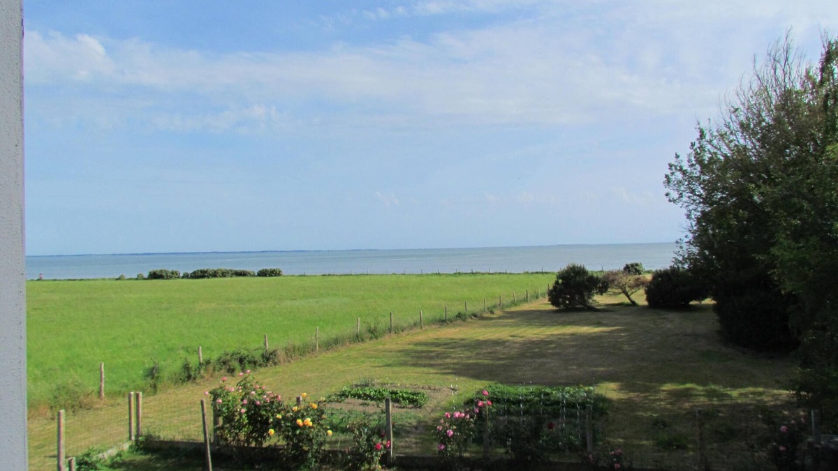 Damgan House | IN FRONT OF THE SEA. ALMOST PENERF ISLAND. WIRELESS.