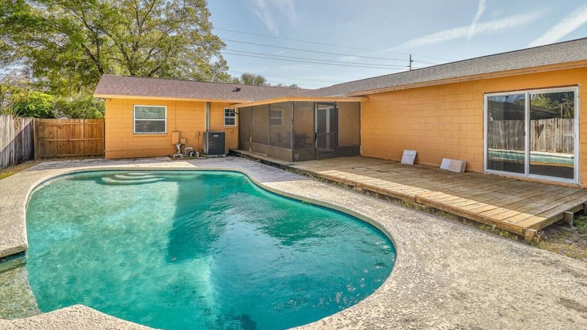 Temple Crest House | In ground pool! Large Groups!