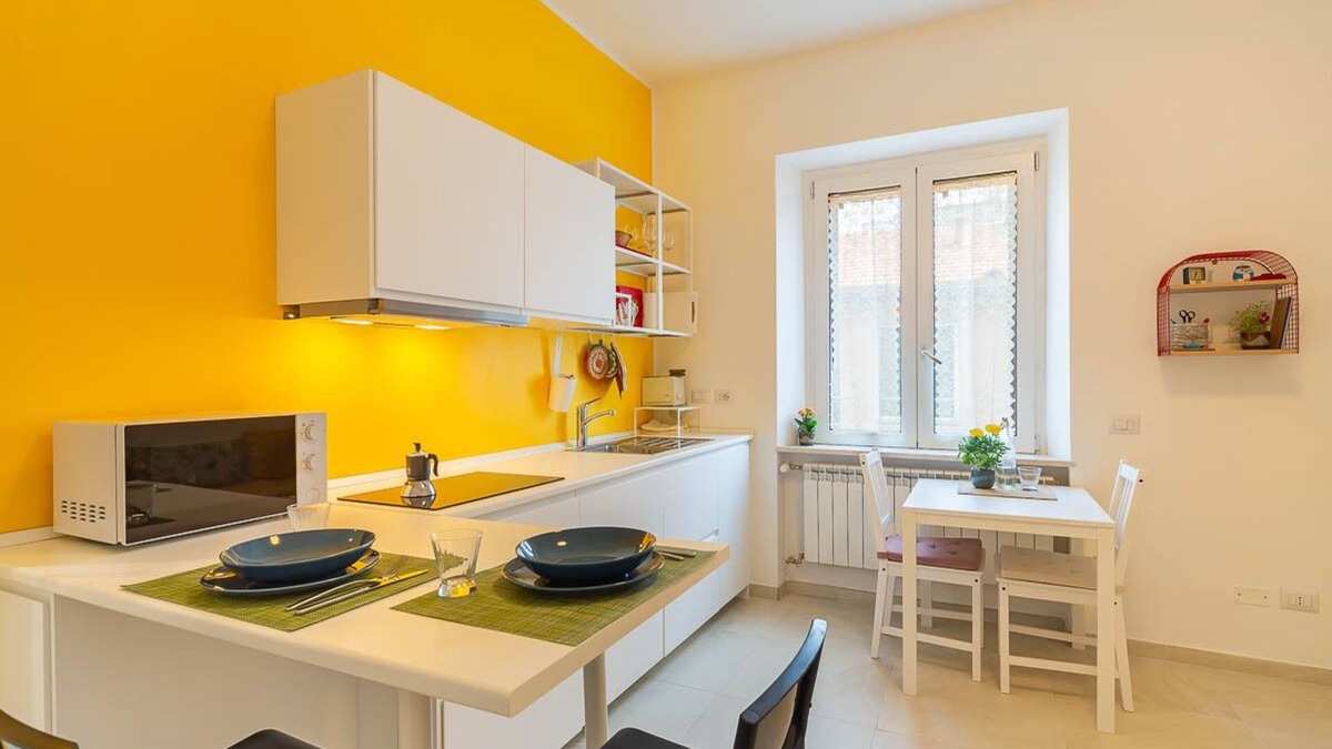 Milan Apartment | In Milan and yet at home: The Yellow House studio!