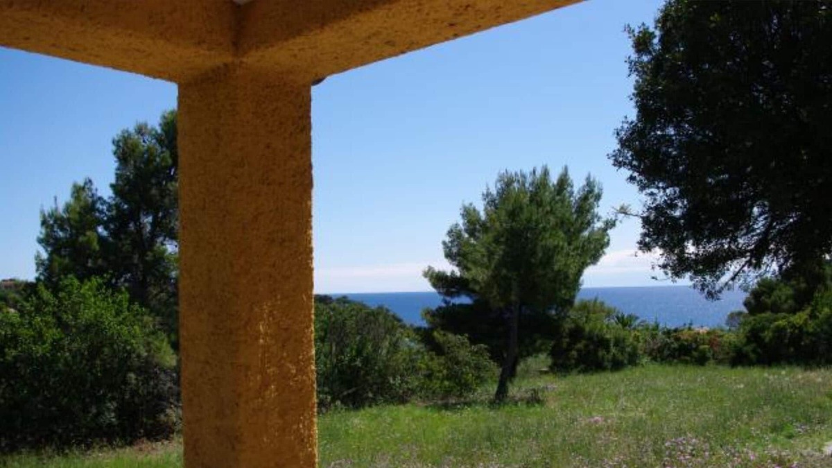 Madonna delle Grazie Apartment | In Multi Family House (5 flats), 400 mt to the beach, 4 pax, Kitchen, 2 bedroom, 1 bathrooms.