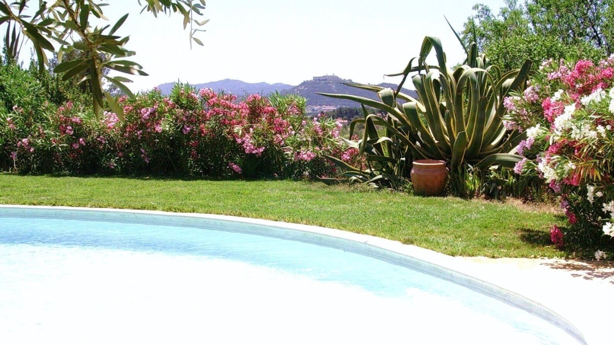 Ollioules House | In Ollioules, near Sanary, charming Provencal house with swimming pool